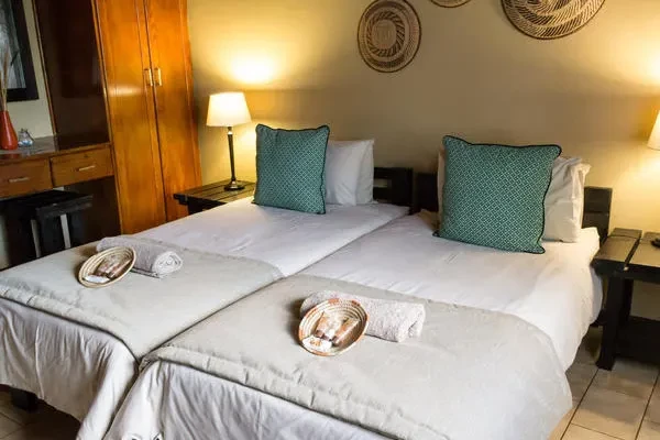 African Spirit Game Lodge White Twin Beds