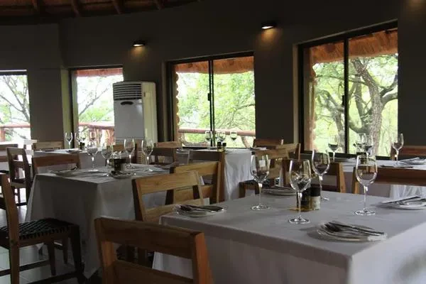 Mpeti Lodge Dining Room