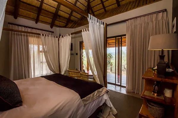 Mpeti Lodge Executive Suite Bed